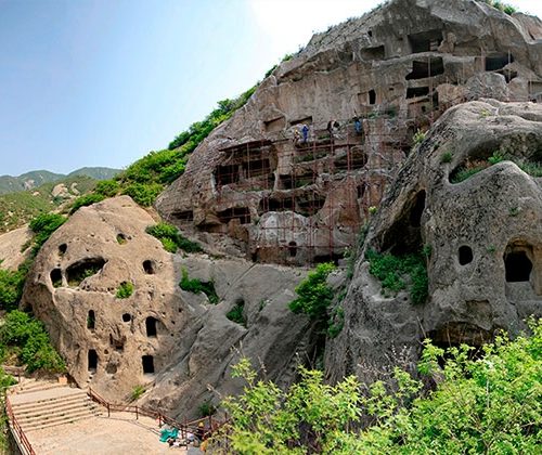 Beijing Private Day Tour to Badaling Great Wall and Guyaju Caves with Lunch