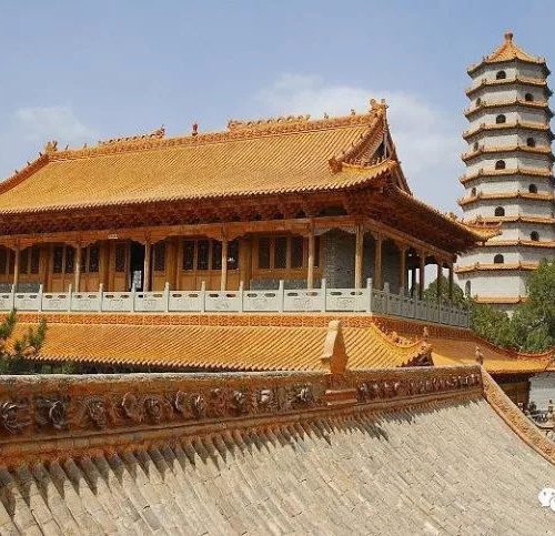 Private Tour To the Temple of Azure Clouds and Beijing Botanical Garden with Lunch inclusive