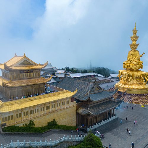 Chengdu Private Day Tour to Emei Mountain with Lunch and Cable Car Ride