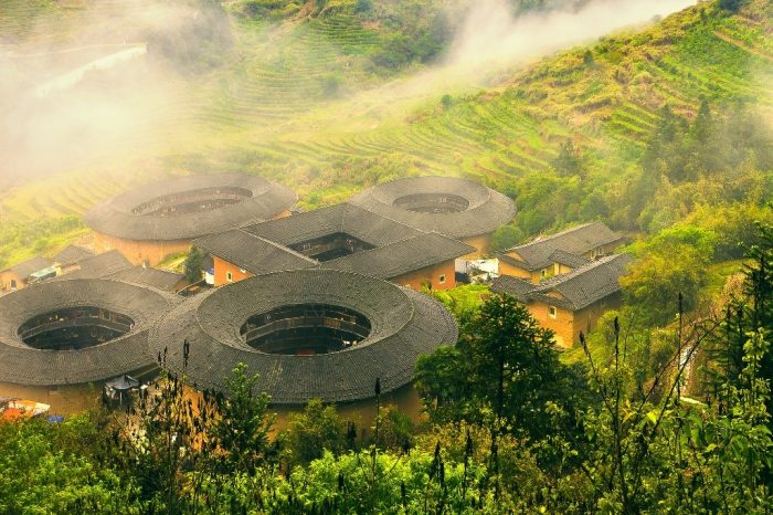 Xiamen: Tianluokeng Tulou Private Day Tour with Lunch