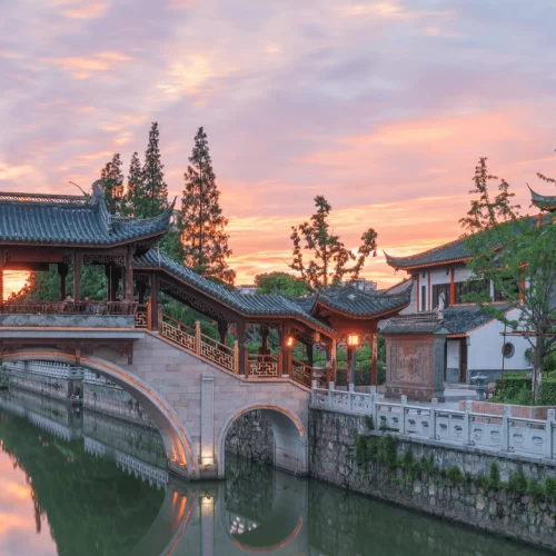 Suzhou: Gardens and Tongli or Zhouzhuang Water Town