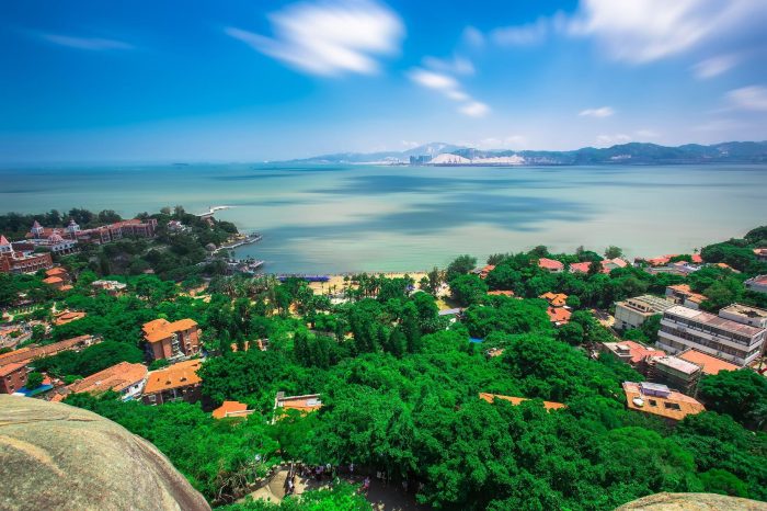 Xiamen: Private City Highlights Tour with Gulangyu Island