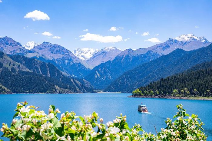 Private Day Trip to Heavenly Lake from Urumqi with Boat Cruise Option