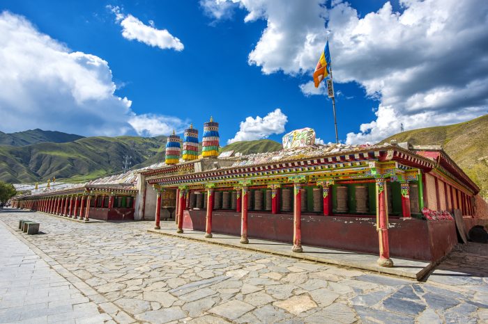 6 Days Xining to Tibet Lhasa Train Tour by Qinghai Tibet Railway A Brief Glimpse of Tibetan Plateau Essence